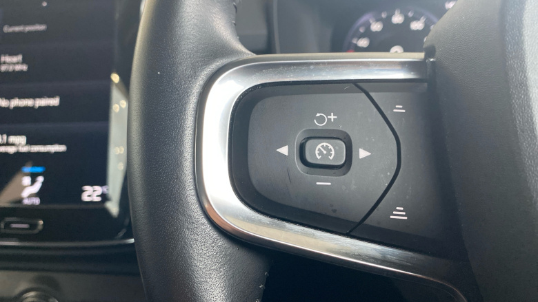 Volvo Xc40 2.0 B4P Inscription 5dr Auto Petrol Estate